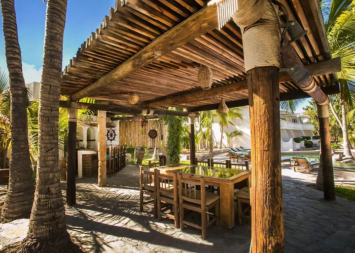 Hotel & Suites El Moro